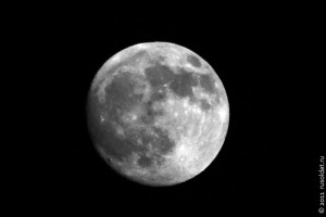 Луна от 18 января 2011 года. Не суперлуние, но всё равно большая.